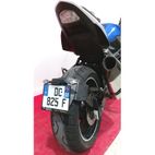 Portamatrículas a la rueda Suzuki GSR750 negro - motoscamaralweb.com