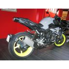 Portamatrículas Yamaha MT-10 negro - motoscamaralweb.com