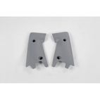 Plásticos laterales de radiador inferiores UFO Grafito HU03308-380 - motoscamaralweb.com