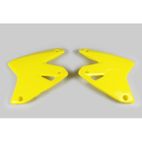 Plásticos laterales de radiador UFO Suzuki amarillo SU03978-102 - motoscamaralweb.com