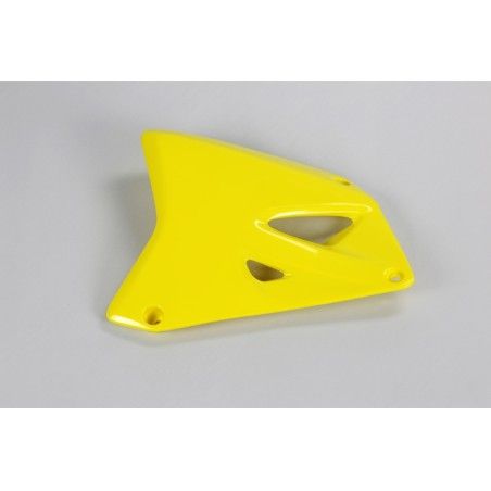 Plásticos laterales de radiador UFO Suzuki amarillo SU03969-102 - motoscamaralweb.com