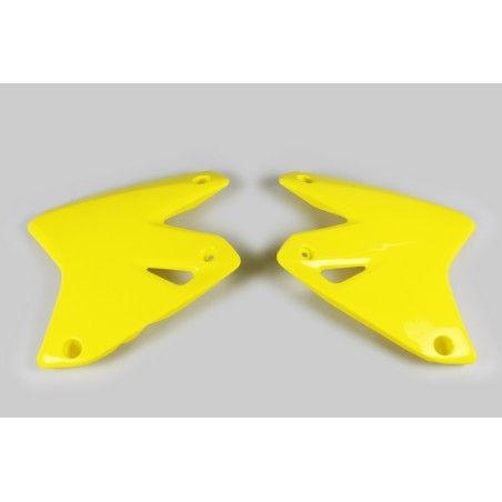 Plásticos laterales de radiador UFO Suzuki amarillo SU03978-102 - motoscamaralweb.com