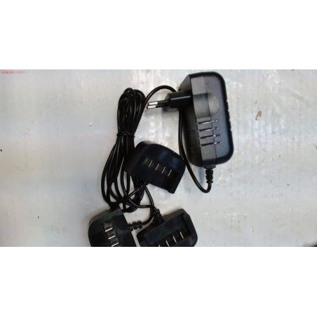 CARGADOR 3 VIAS 2.5AH 4.0 AH TIPO C (BAT.CUADRADA)- motoscamaralweb.cm