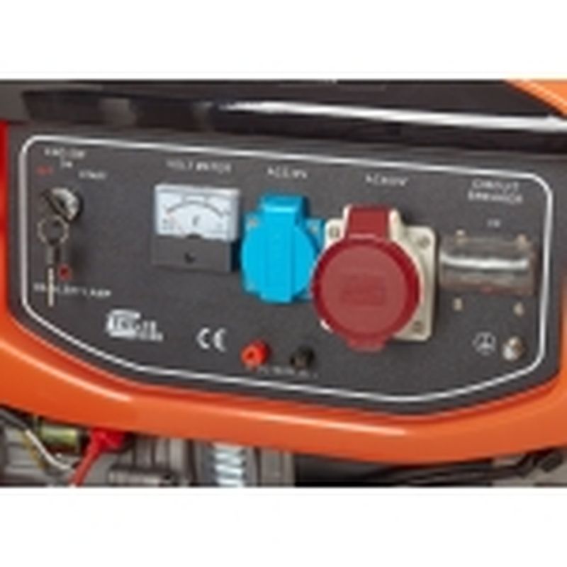 GENERADOR GASOLINA TRIFASICO 7000W / 8.75 KVA - 8.6A - motoscamaralweb.com