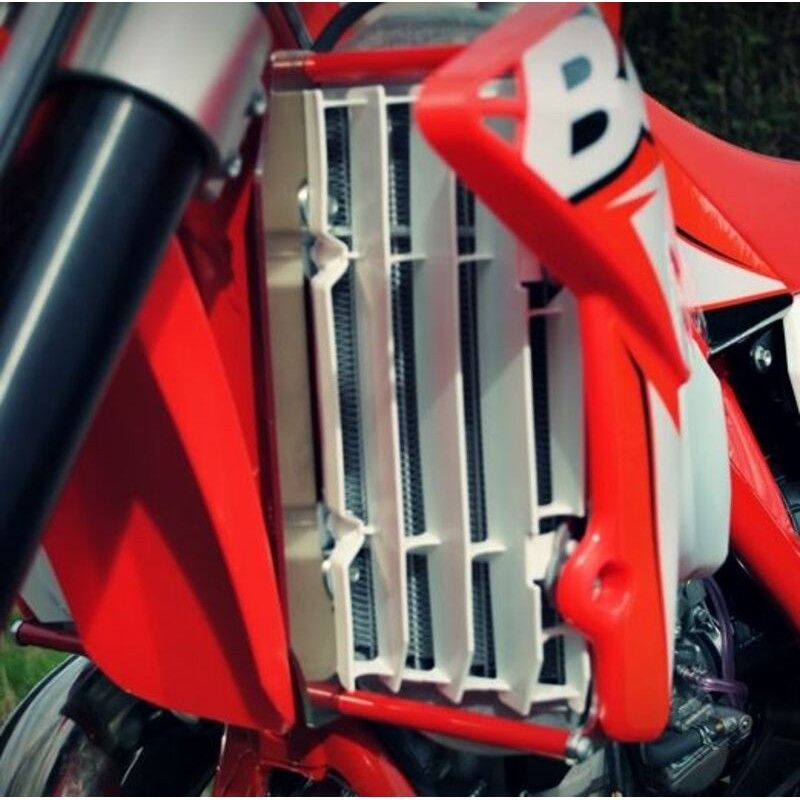 Protectores de radiador aluminio rojo AXP Beta AX1311 - motoscamaralweb.com