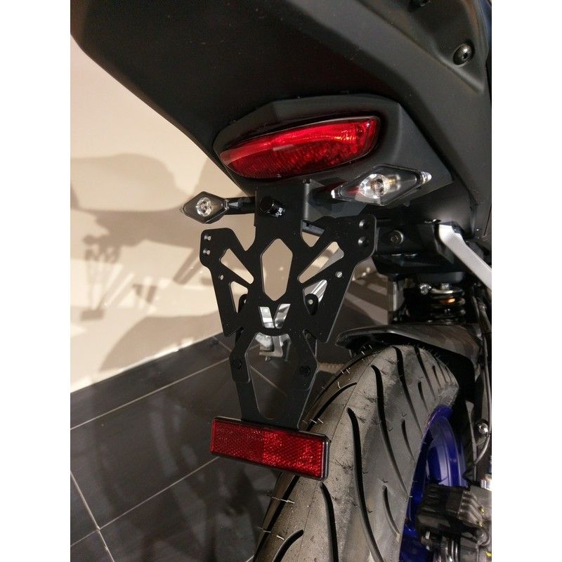 Portamatrículas Yamaha MT-125 negro V PARTS - motoscamaralweb.com