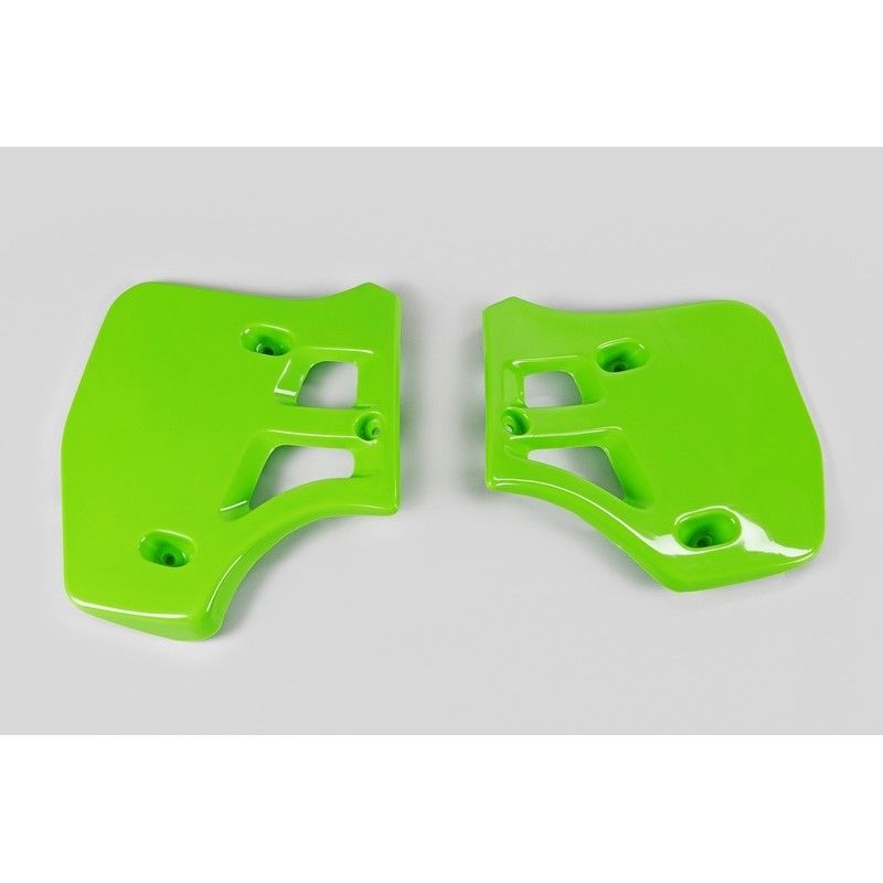 Plásticos laterales de radiador UFO Kawasaki verde KA02712-026 - motoscamaralweb.com