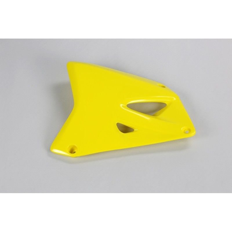 Plásticos laterales de radiador UFO Suzuki amarillo SU03969-102 - motoscamaralweb.com