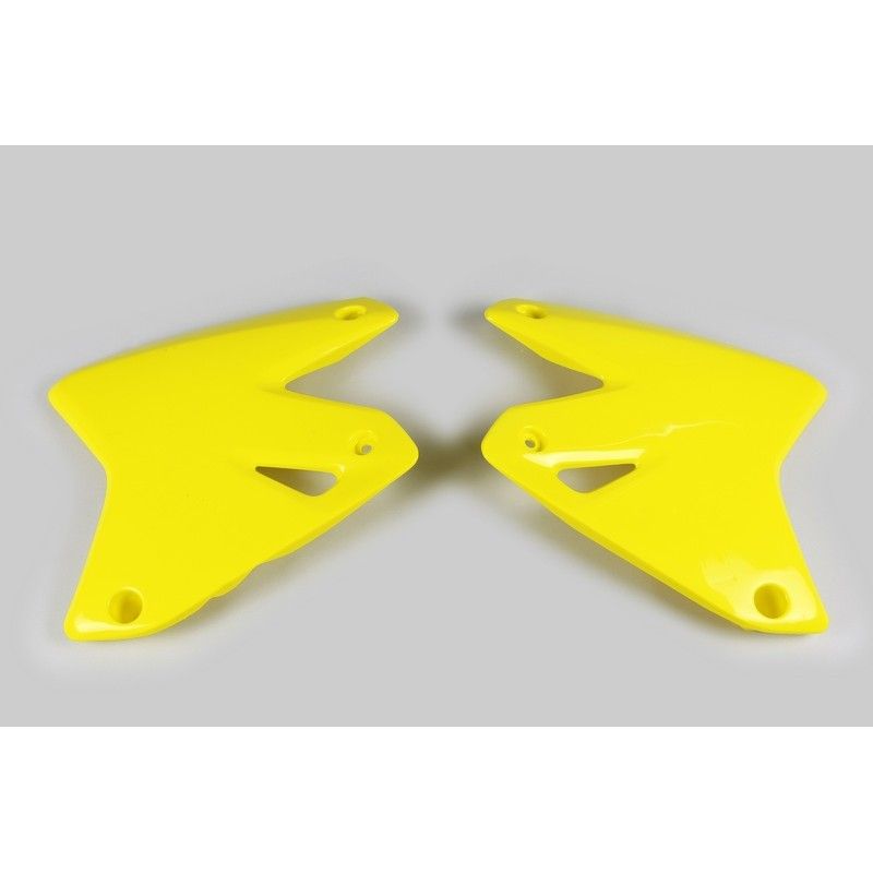 Plásticos laterales de radiador UFO Suzuki amarillo SU03978-102 - motoscamaralweb.com