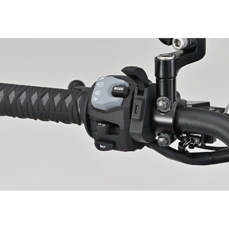 Fuente de alimentación USB tipo C DAYTONA Slim aluminio - manillar Ø22.2/25.4 - motoscamaralweb.com