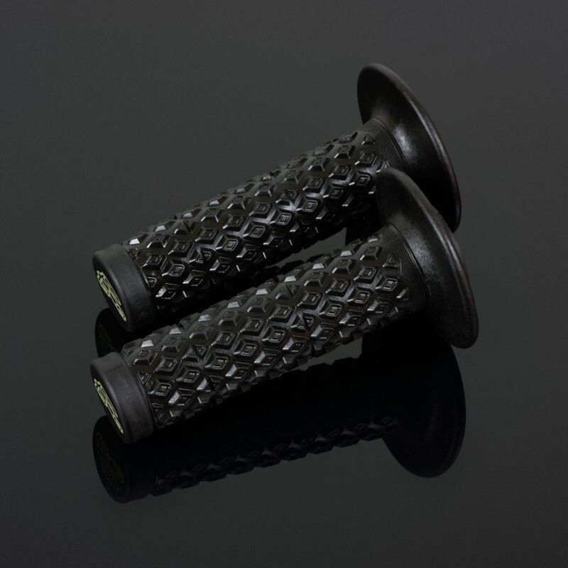 Puños RENTHAL MX R-Works Ultra Tracky - motoscamaralweb.com