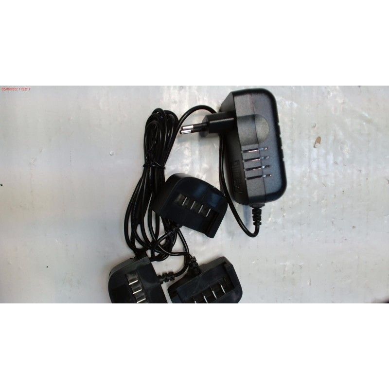 CARGADOR 3 VIAS 2.5AH 4.0 AH TIPO C (BAT.CUADRADA)- motoscamaralweb.cm